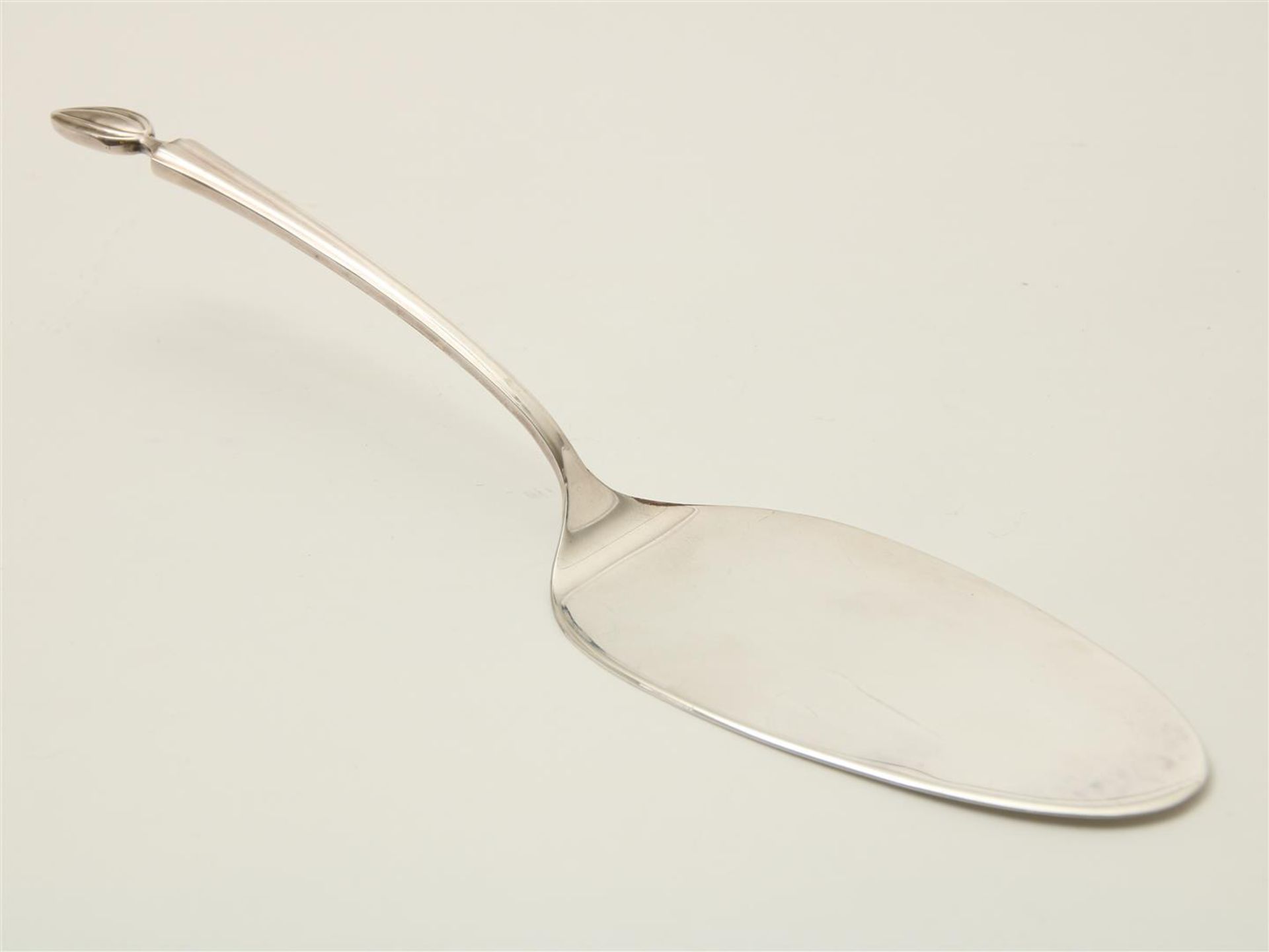 Silver cake forks and cake server, crowned with flame, grade 835/000, maker's mark: "VKB", Kon. - Image 3 of 4