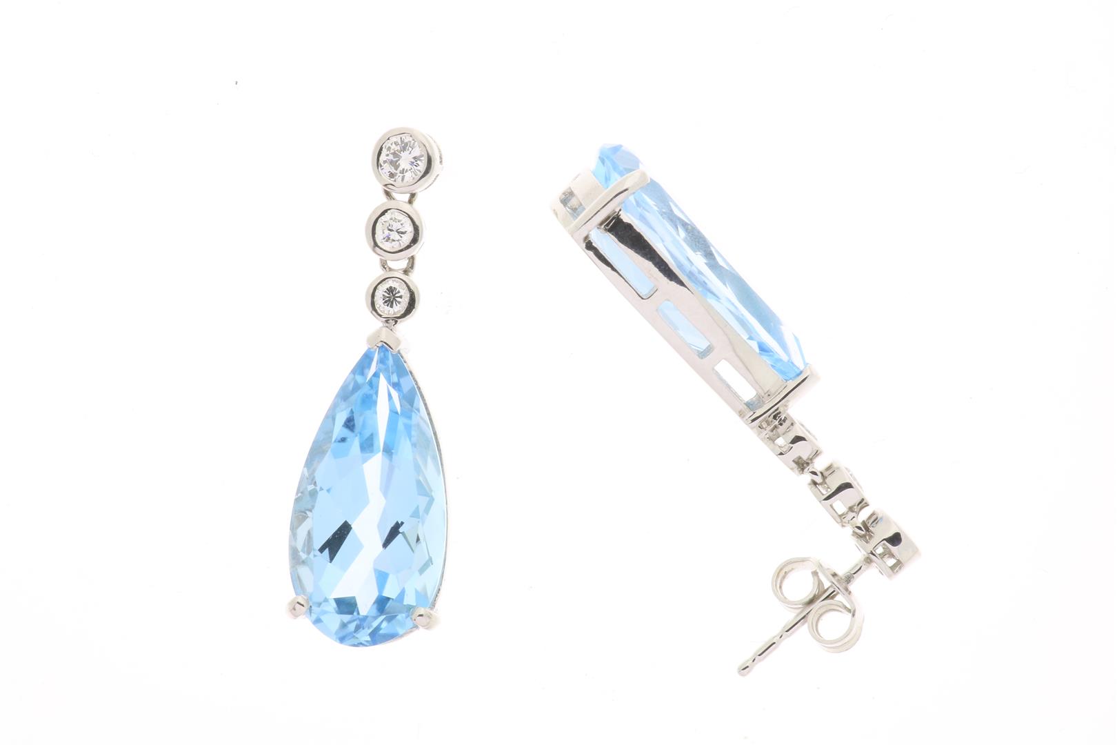 White gold earrings set with topaz and diamonds, brilliant cut, approx. 0.44 ct., F/G, VS/SI,