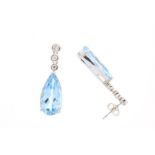 White gold earrings with topaz and diamond