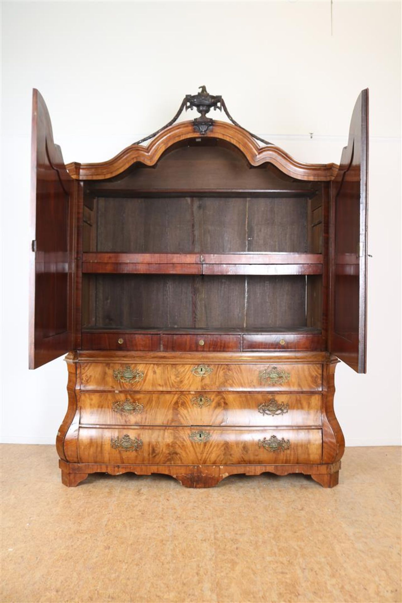 Mahogany Louis XVI cabinet, crowned with carved vase ornament and garlands, 2 panel doors and 3 - Image 2 of 10