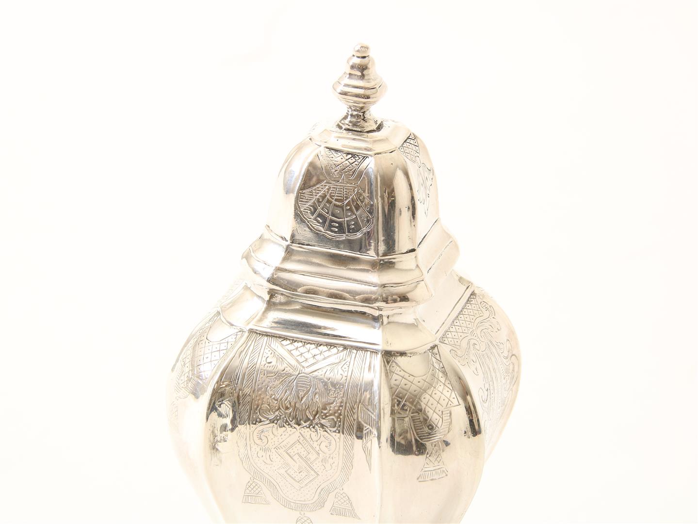 Silver Amsterdam tea caddy, baluster-shaped with removable lid topped with tower knob, engraving - Image 2 of 3