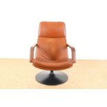 Brown leather design lounge chair on a swivel base, design Geoffrey Harcourt for Artifort, 1980s. (