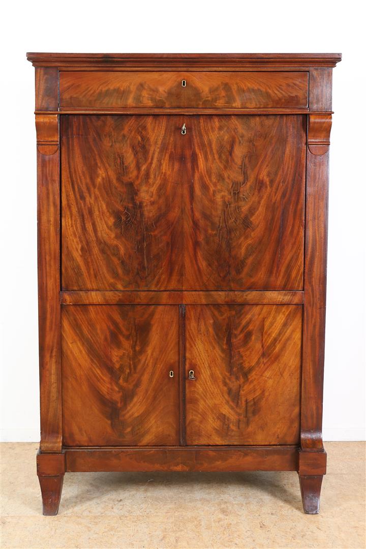 Mahogany secretary abattant with top drawer, writing flap behind which interior with panel door