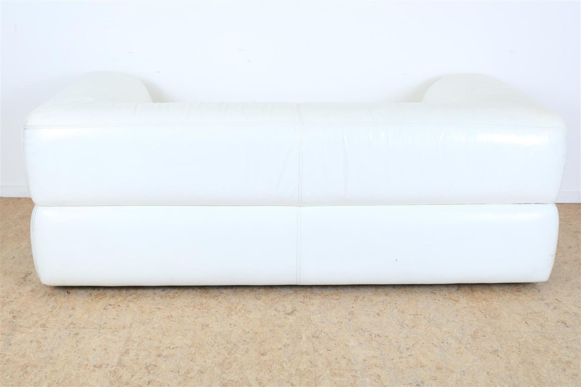 White leather two-seater sofa, Gelderland Design. - Image 4 of 4