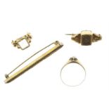 Lot gold memory brooches, brooche and ring 