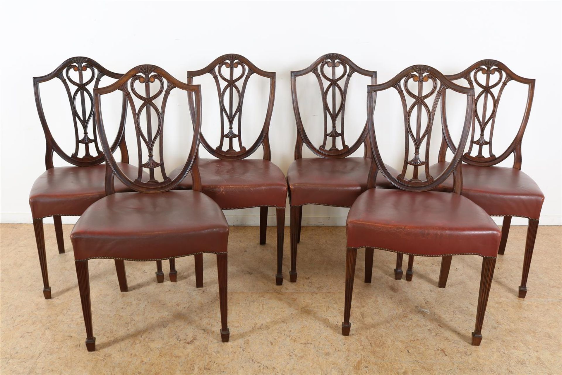 Series of 6 mahogany Hepplewhite style chairs