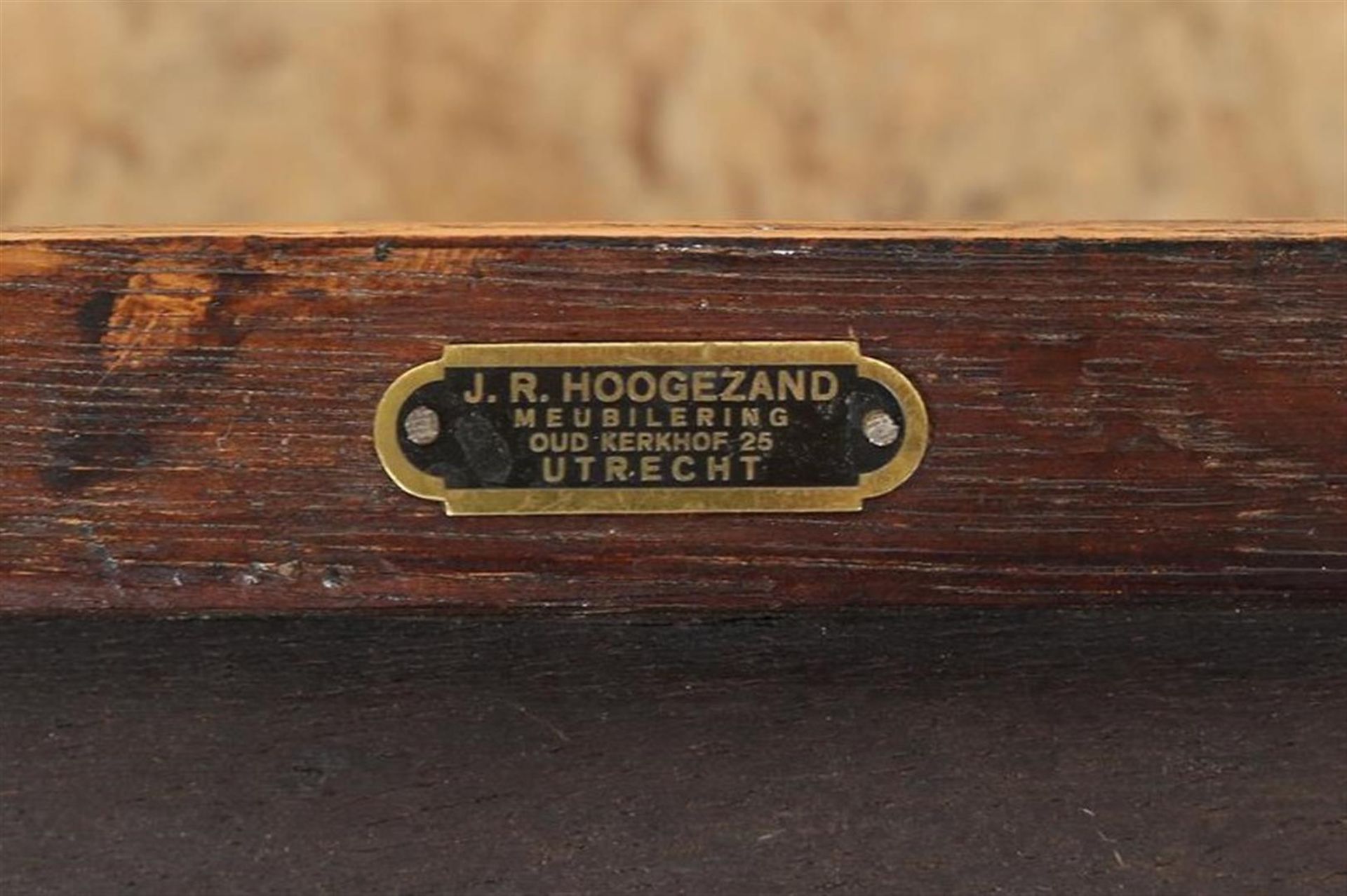 Oak magazine rack, marked with metal plate: “J.R. HOOGEZAND / MEUBILERING / OLD KERKHOF 25 / - Image 4 of 4