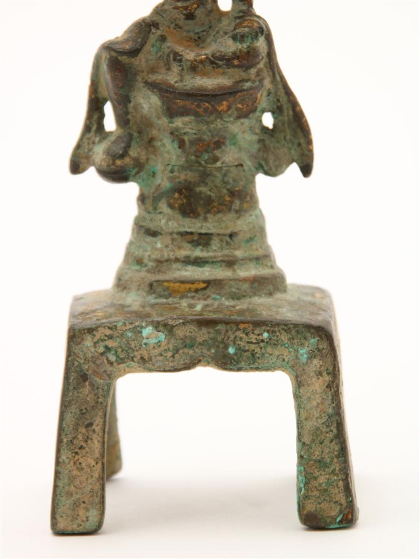 Bronze sculpture of a seated figure on a throne, China 20th century, after an antique example, - Image 3 of 5