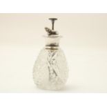Crystal perfume atomizer with silver mounting, approx 1920, gross weight 263 grams, heigth 13 cm.