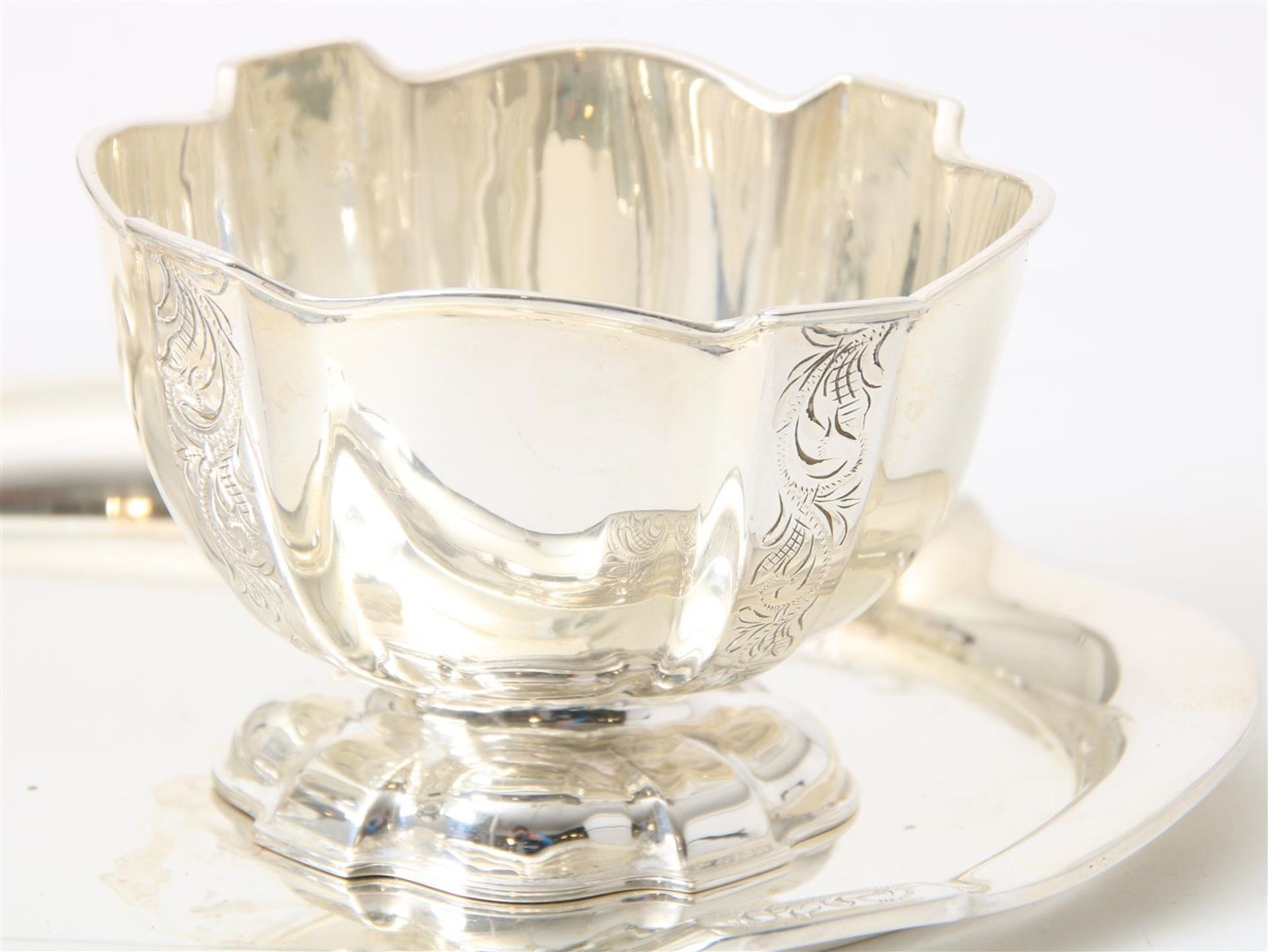 Silver cream set, consisting of milk jug and sugar bowl on tray, grade 835/000, gross weight 260 - Image 3 of 4