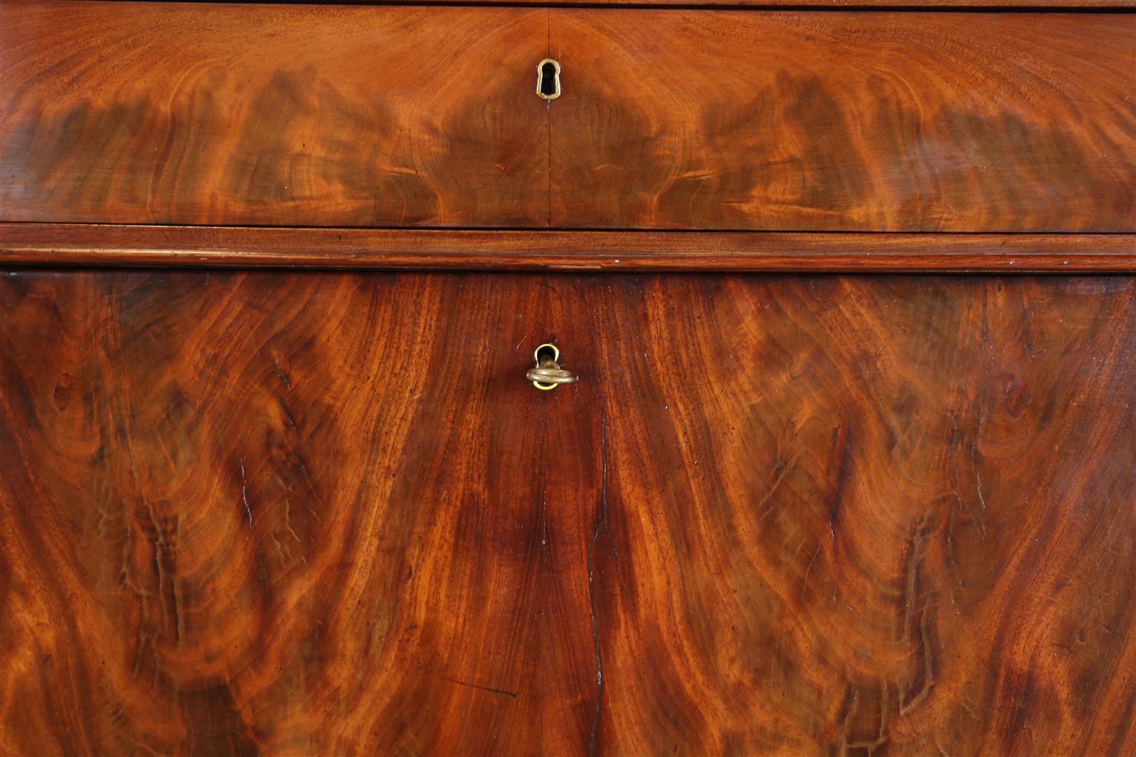 Mahogany secretary abattant with top drawer, writing flap behind which interior with panel door - Image 5 of 6