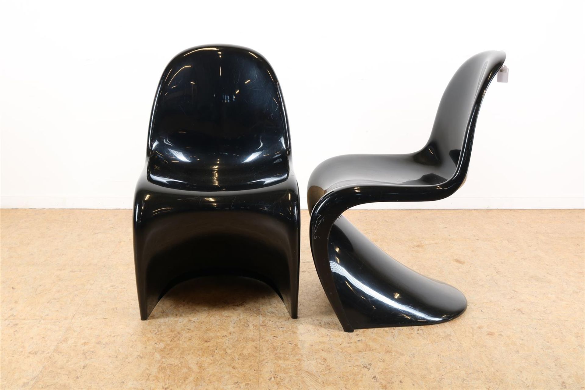 Set of black fiberglass design chairs, designer Verner Panton, made by Herman Miller, marked on - Image 2 of 4