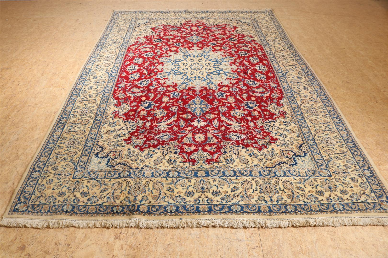 Carpet, Nain, 311 x 200 cm.
