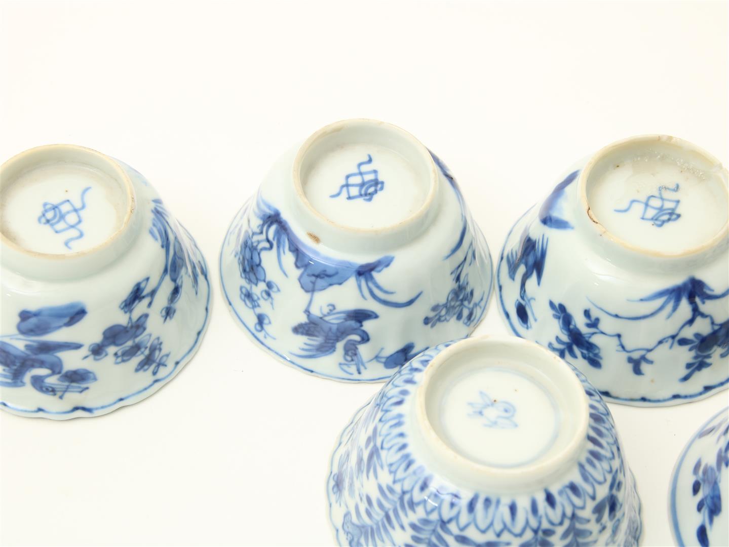 Series of 3 porcelain Kangxi cups with flower decoration and marked with Lozenge mark, including 5 - Image 5 of 6
