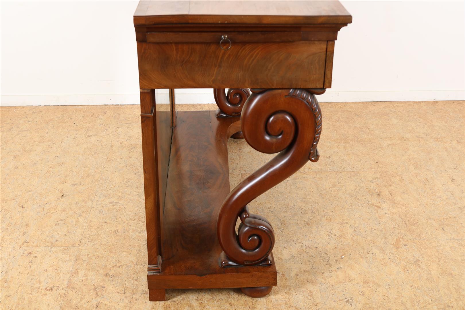Mahogany Empire trumeau with plinth drawer on volutes with carved acanthus leaves, 2 side leaves and - Image 8 of 8