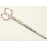 Silver pair of scissors in case, grade 925/000, length 26 cm, gross weight 144 grams.