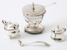 Lot with silver mustard pot, salt cellars, mustard spoons