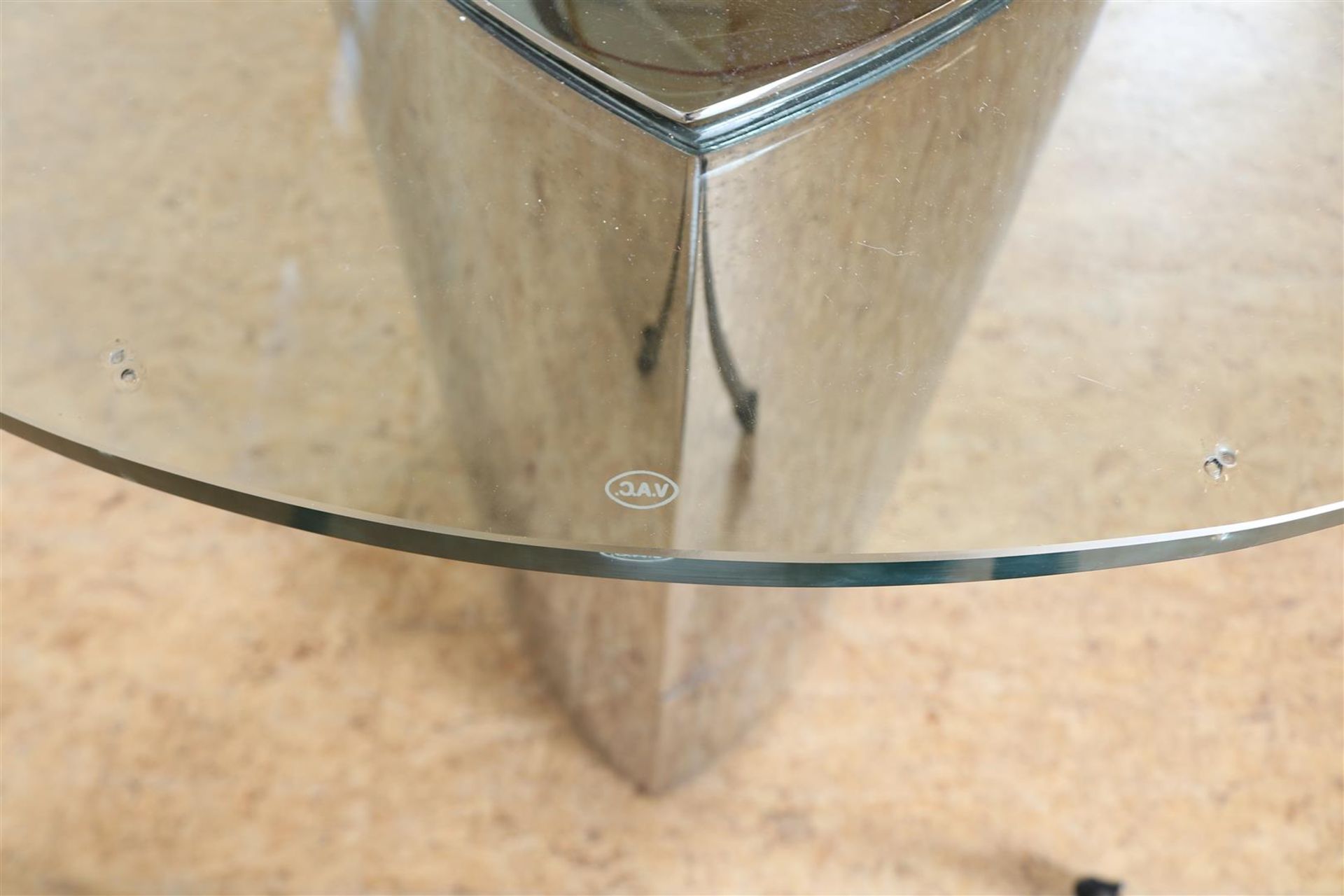 Glass design table model 'Lunario' on metal leg - Bild 4 aus 6