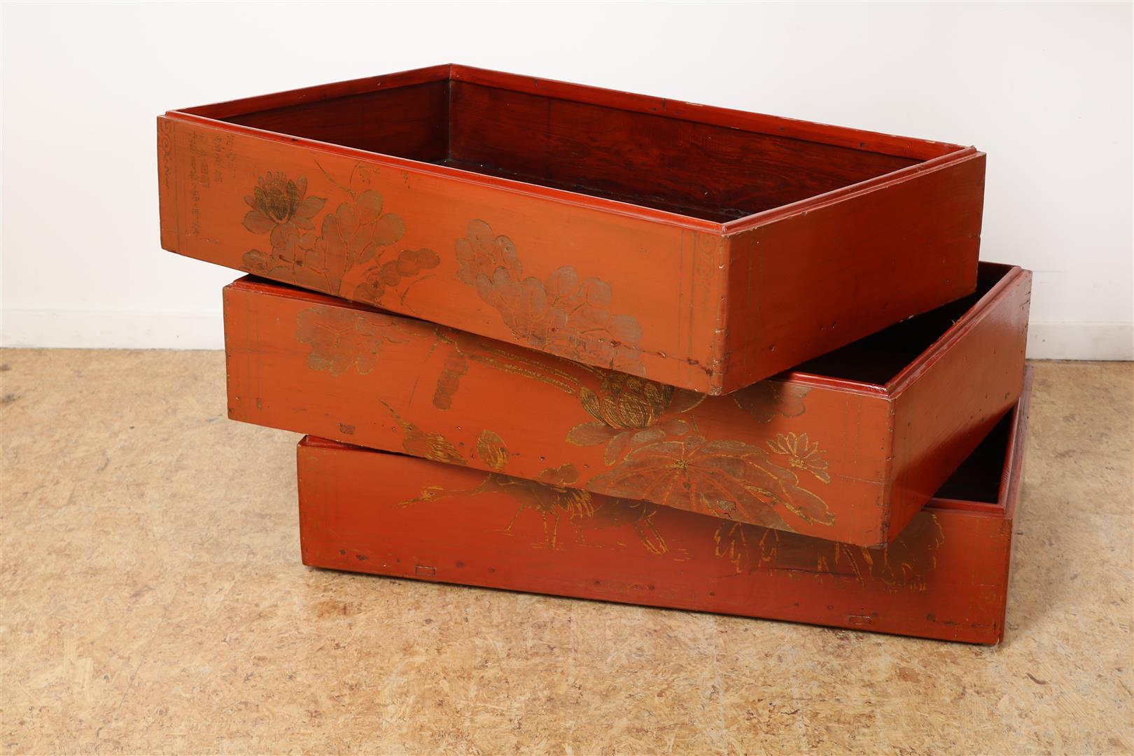 Red lacquer elm wood dowry stacking box with 3 stacking bins and a removable lid with painted - Image 6 of 9