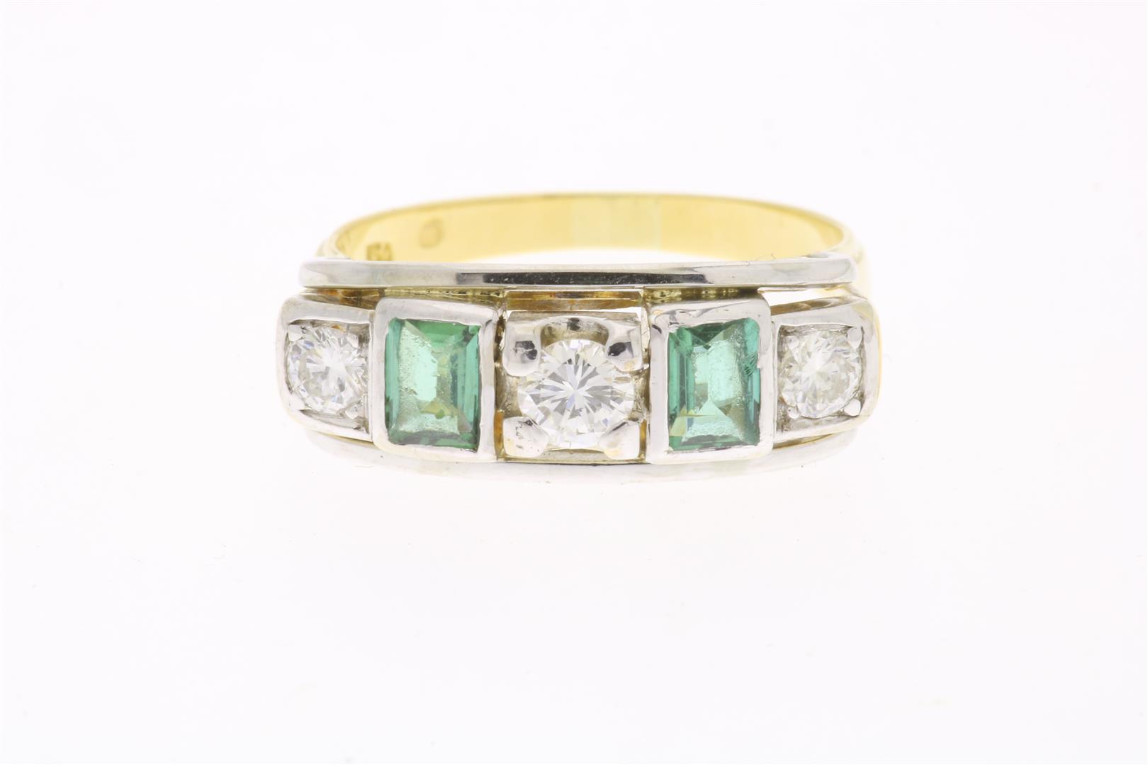 Bicolor gold ring set with emerald and diamond, brilliant cut, approximately 0.48 ct., F/G, VS/SI,