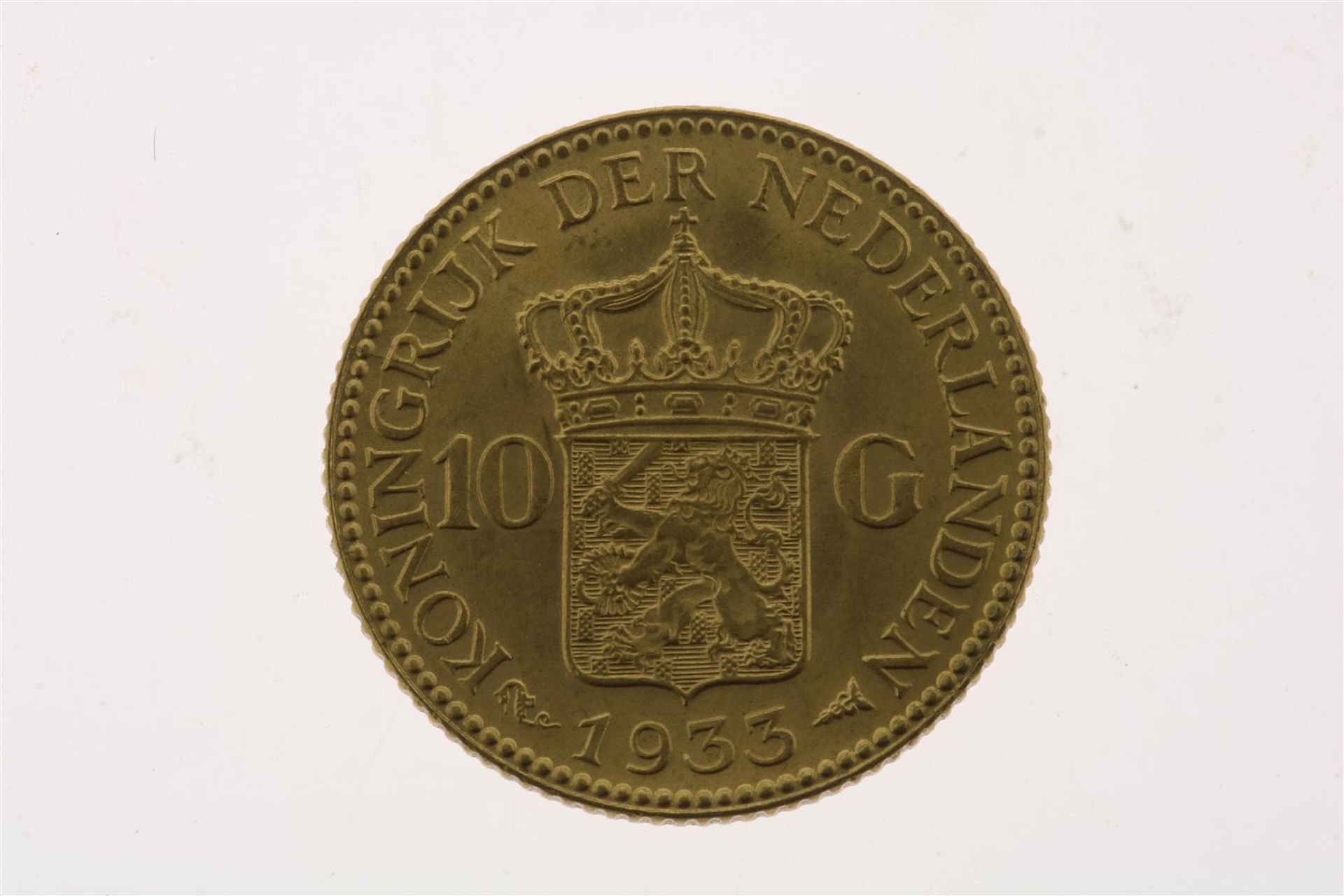 Gold tenner with image of Wilhelmina with updo hair, in an ermine cloak, looking to the right, 1933, - Image 2 of 2
