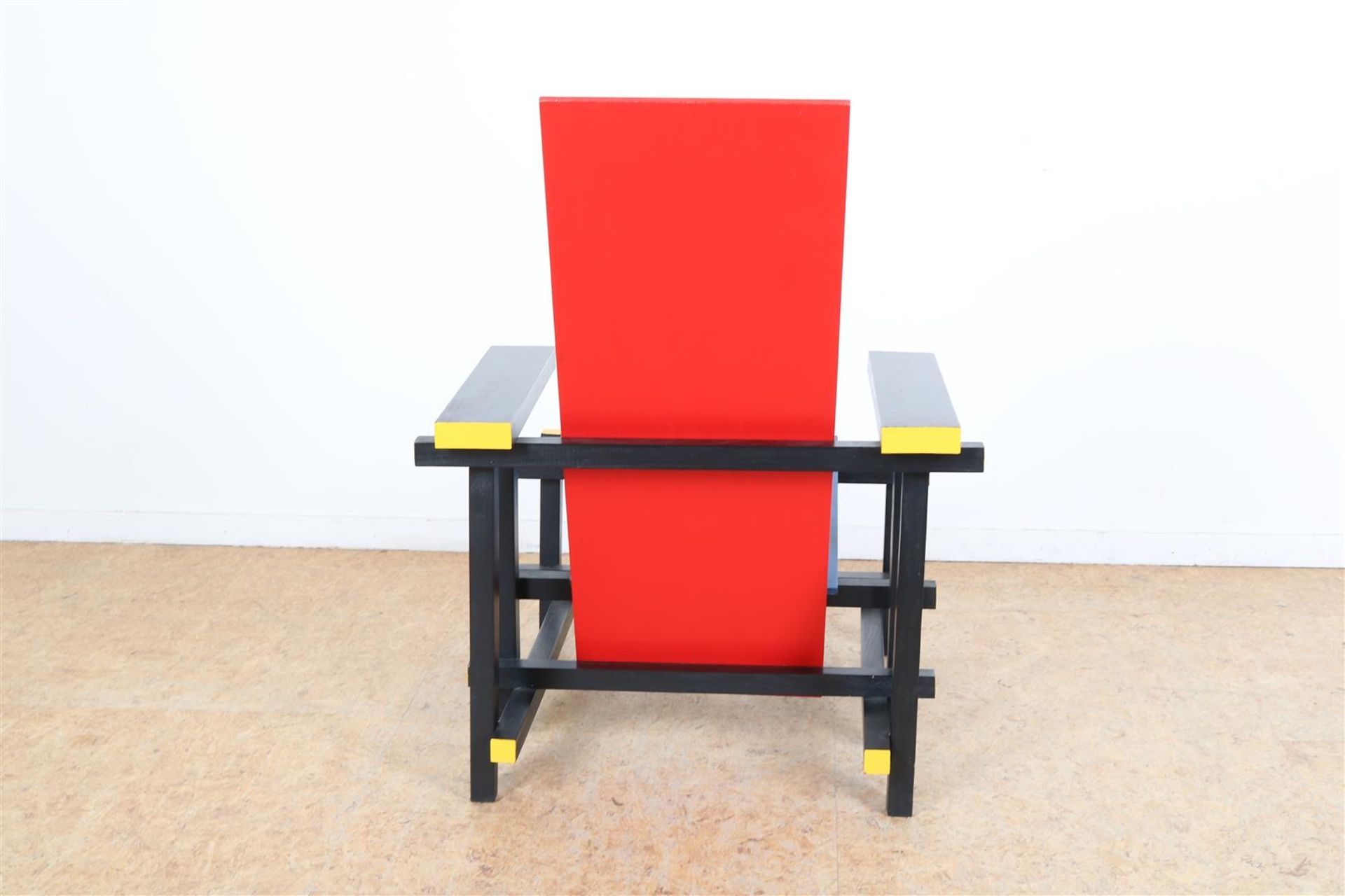 Lacquered wooden chair, so-called 'red-blue chair', after Gerrit Rietveld - Image 3 of 4