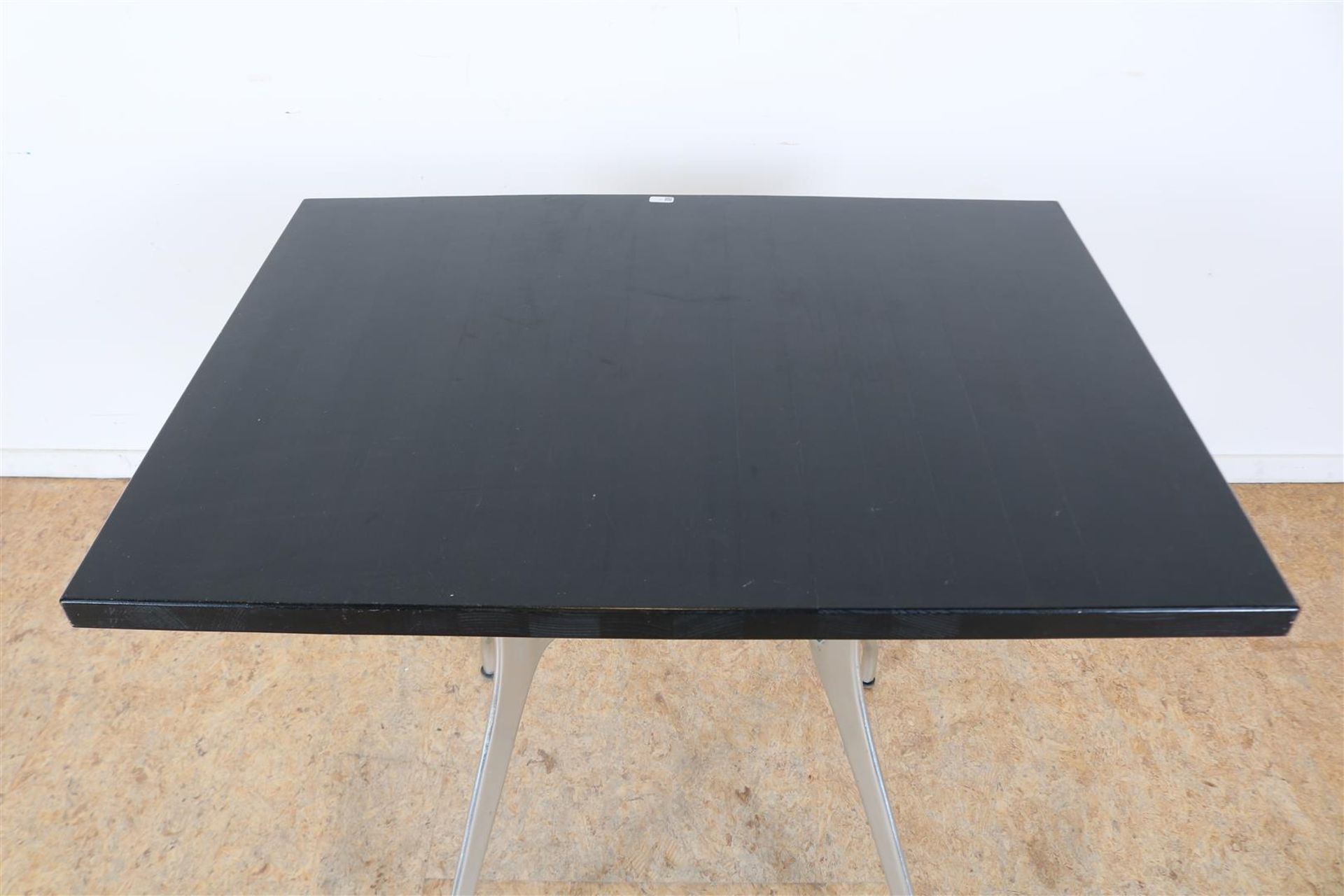 Satellite Breda bistro tables on aluminum base, h. 73, bro. 80, d. 60 cm. - Image 3 of 4