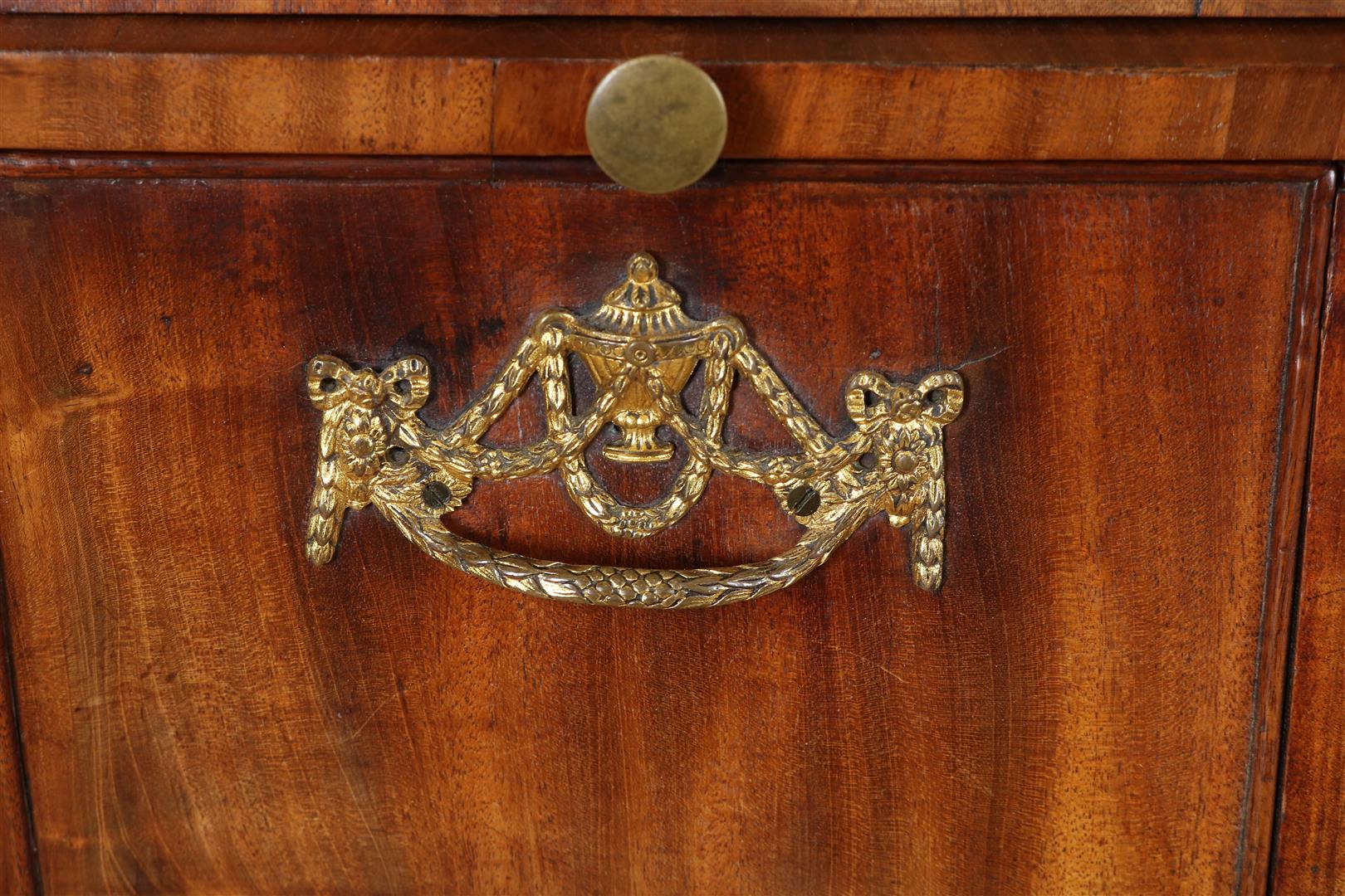 Mahogany Louis XVI, curved cylinder desk, with extendable writing surface, interior with 6 drawers - Image 6 of 6