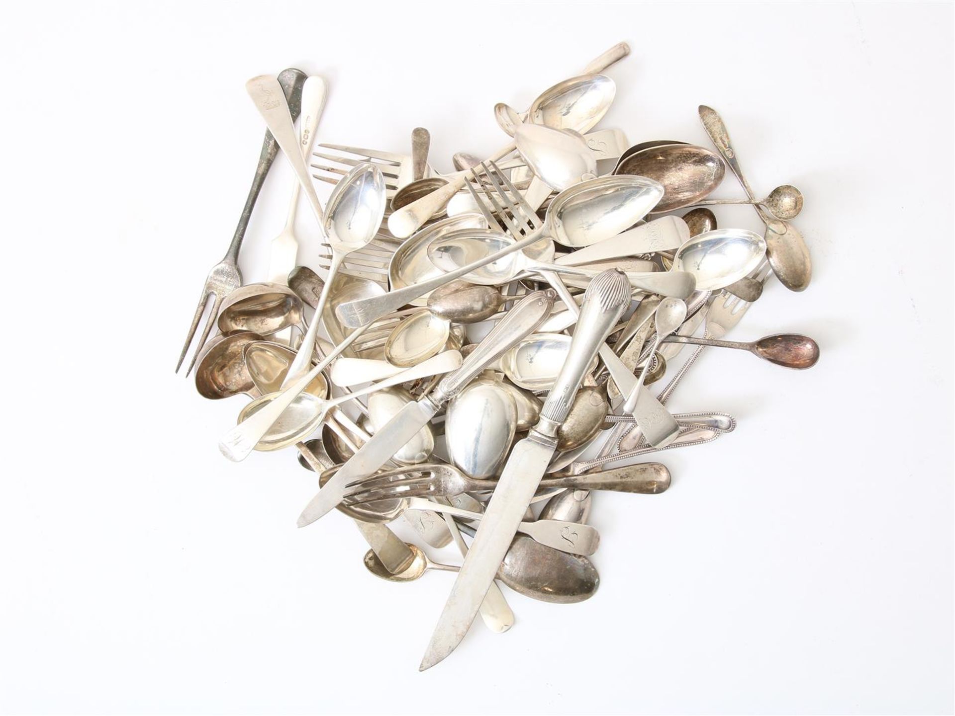 Lot with silver cutlery, various quality, gross weight 1400 grams.