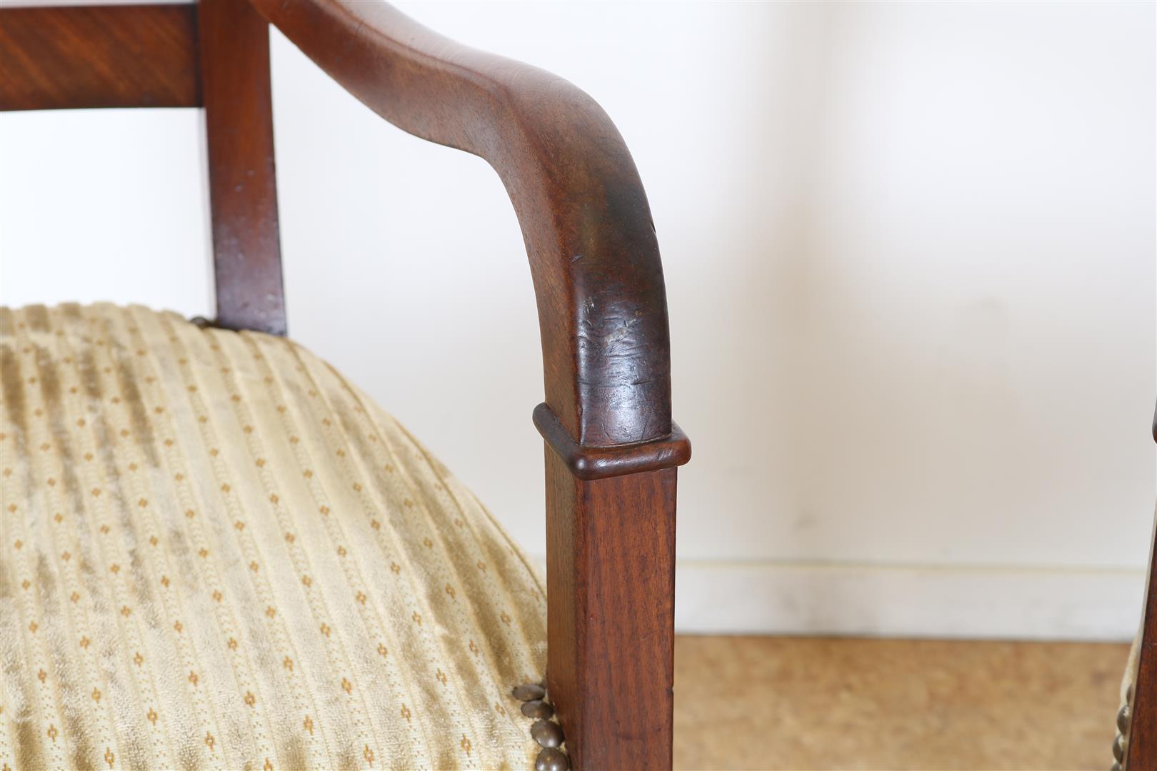 Set of mahogany Biedermeier armchairs with curved armrests and striped green velvet seat, 19th - Image 4 of 4