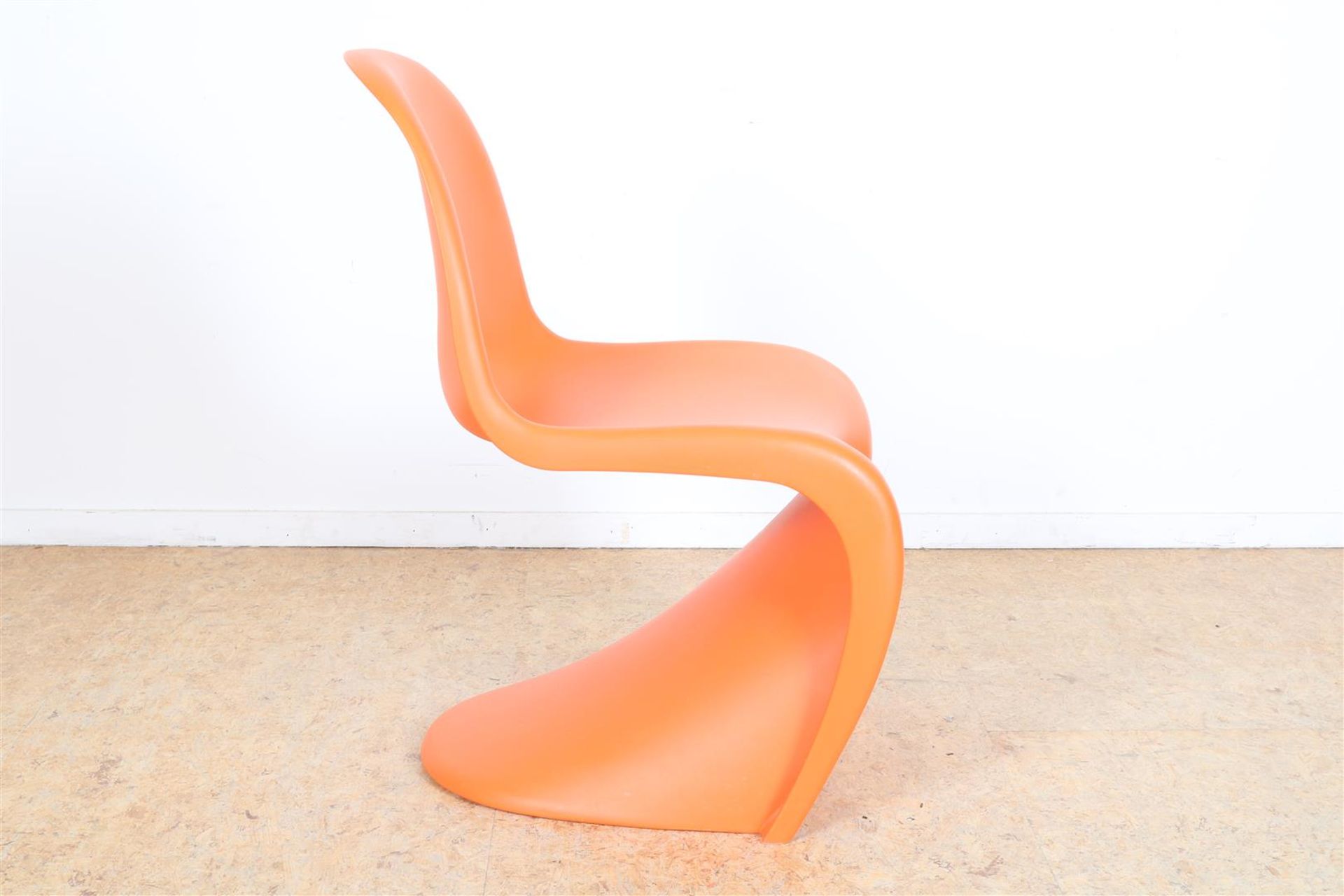 Orange plastic design chair, model: Panton Chair, designer: Verner Panton, for: Vitra, marked with - Image 2 of 4