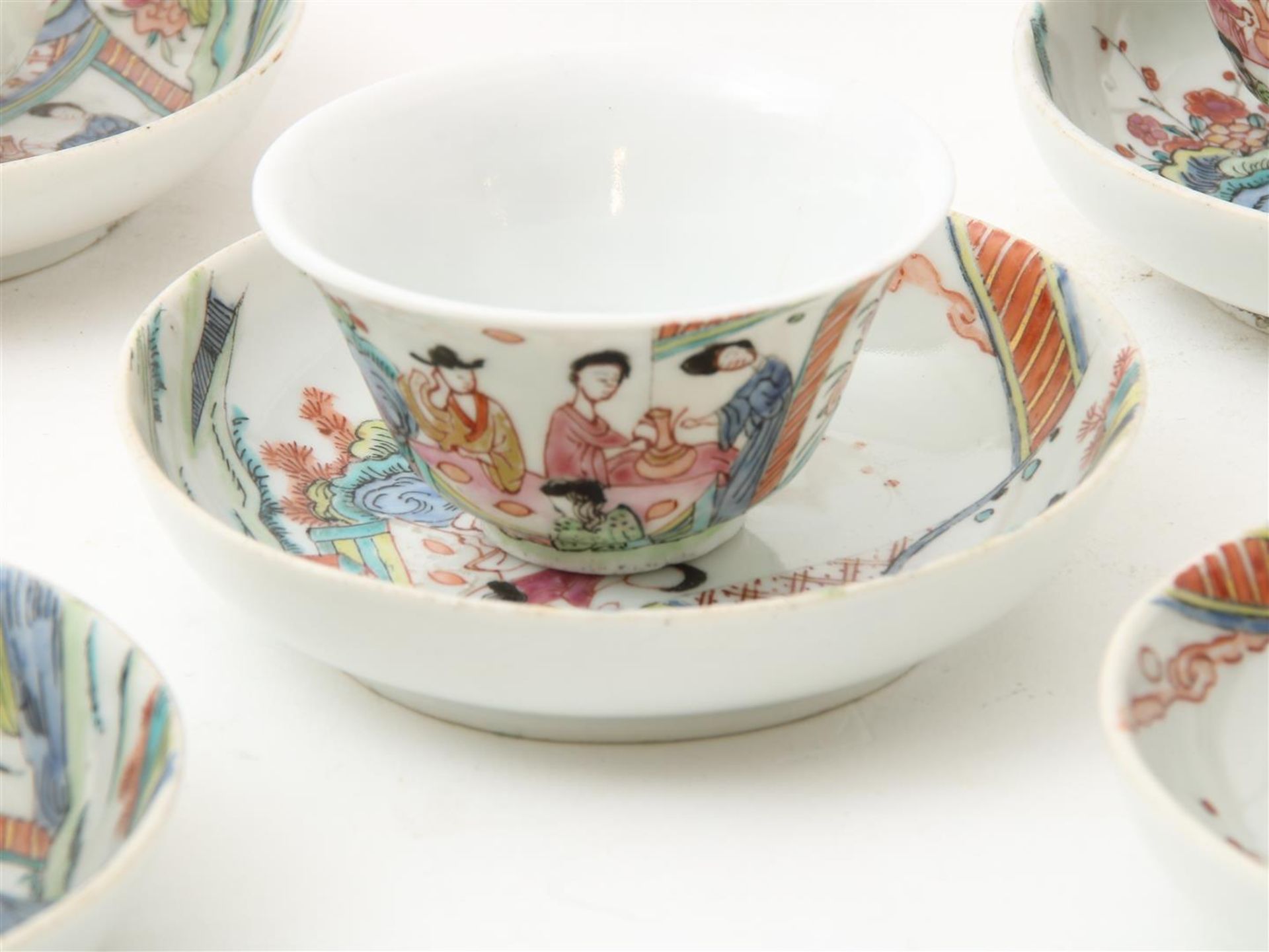 Chinese porcelain, cups and saucers, Famille Rose, 19th century - Bild 6 aus 11