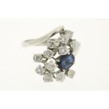 White gold cocktail ring, set with diamonds 0.50 ct. set and blue sapphire, grade 750/000, gross