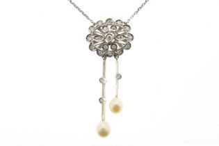 White gold necklase with pearls and diamonds