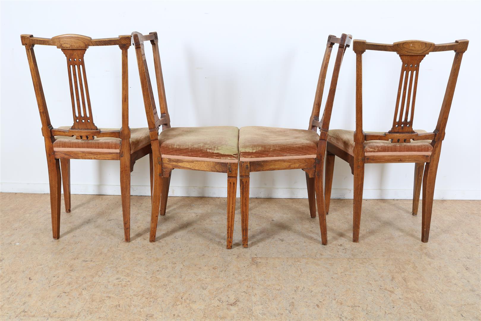 Series of 6 elm wood chairs with elaborate backrest and various green velvet seats, ca. 1800. ( - Image 6 of 6