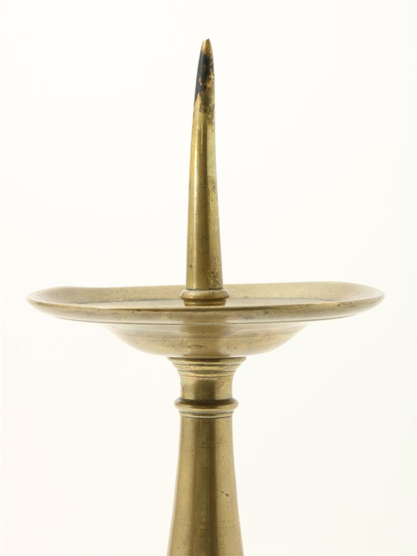 Bronze pen candlestick on triangular leg, on ball legs, Southern Europe, 17th century, height 58 - Image 2 of 4