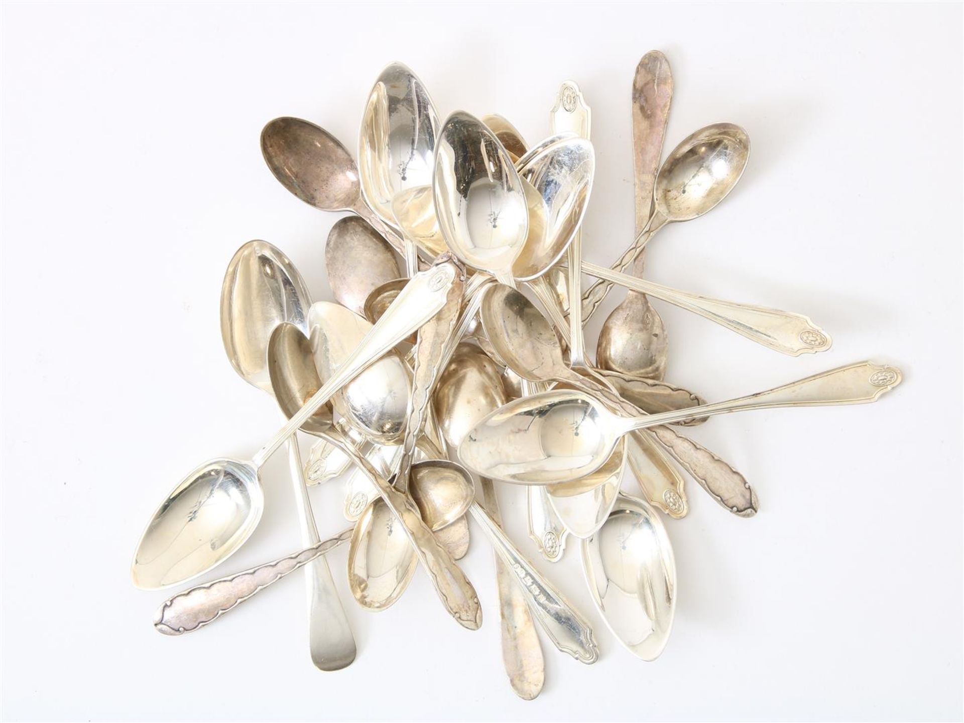 Lot with various spoons
