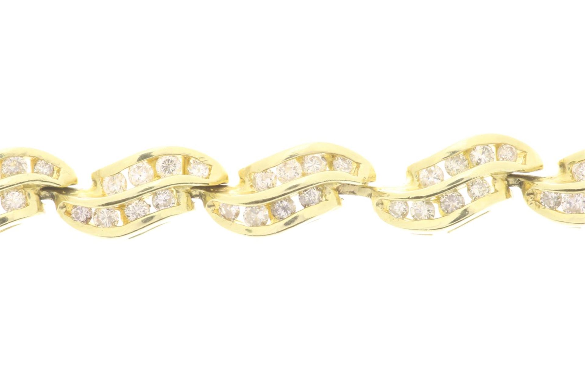 Yellow gold bracelet, the links set with diamonds, brilliant cut, gross weight 23 grams, length 17.5