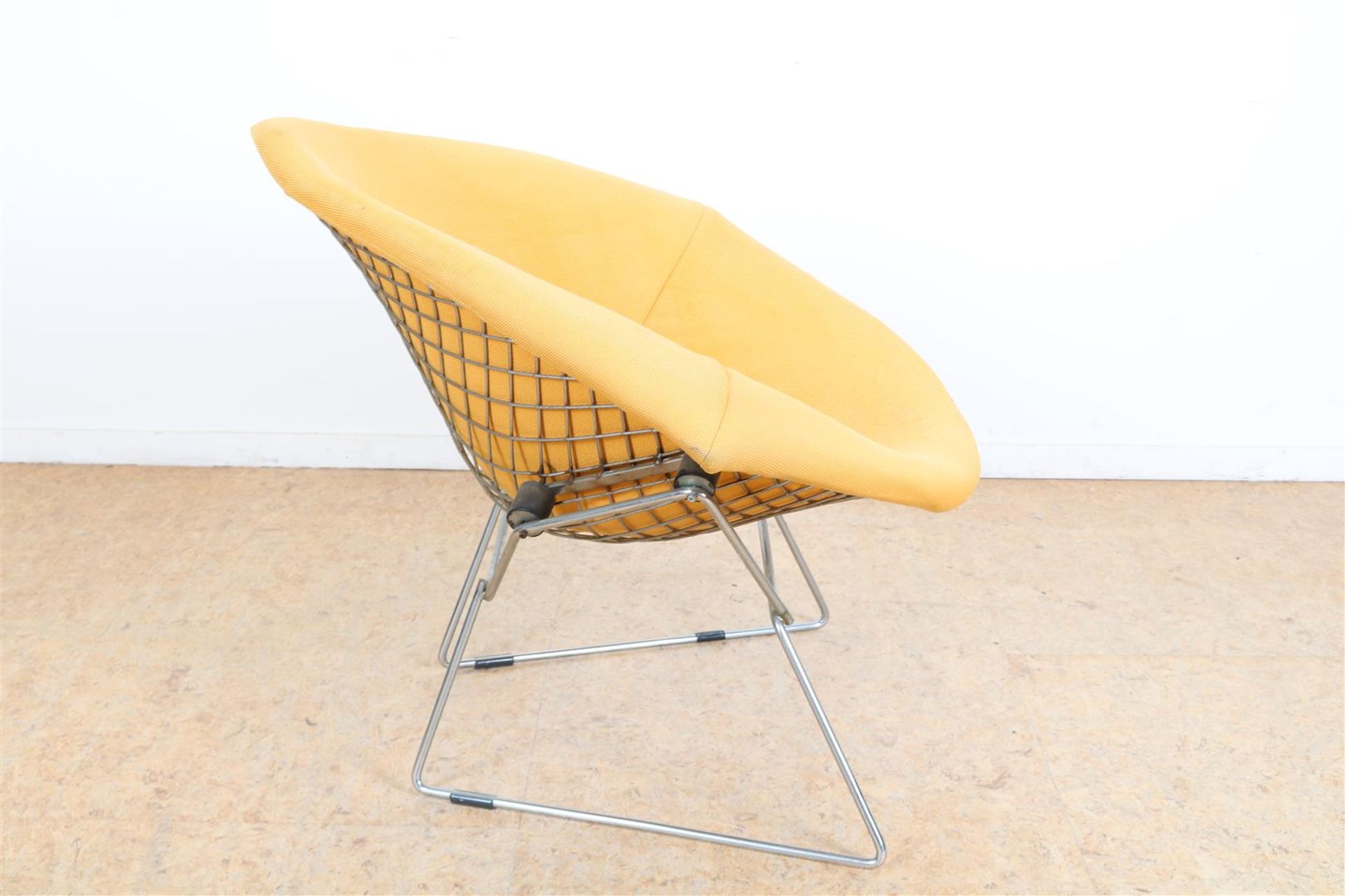 yellow design chair, Harry Bertoia for Knoll (1952). - Bild 2 aus 3