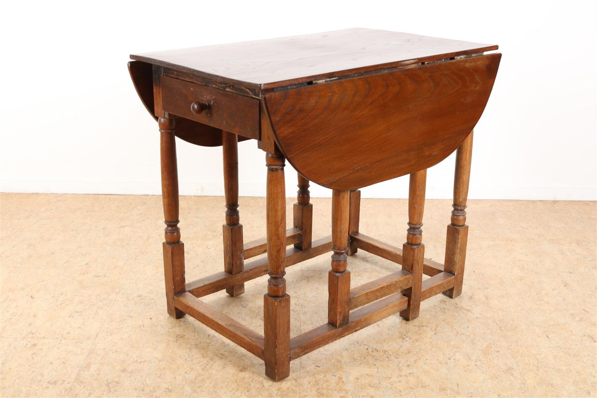 Oak gateleg table