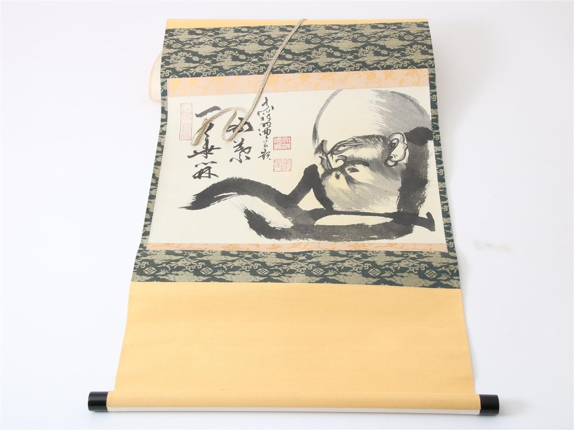 Scroll with portrait of Daruma - Bild 2 aus 4