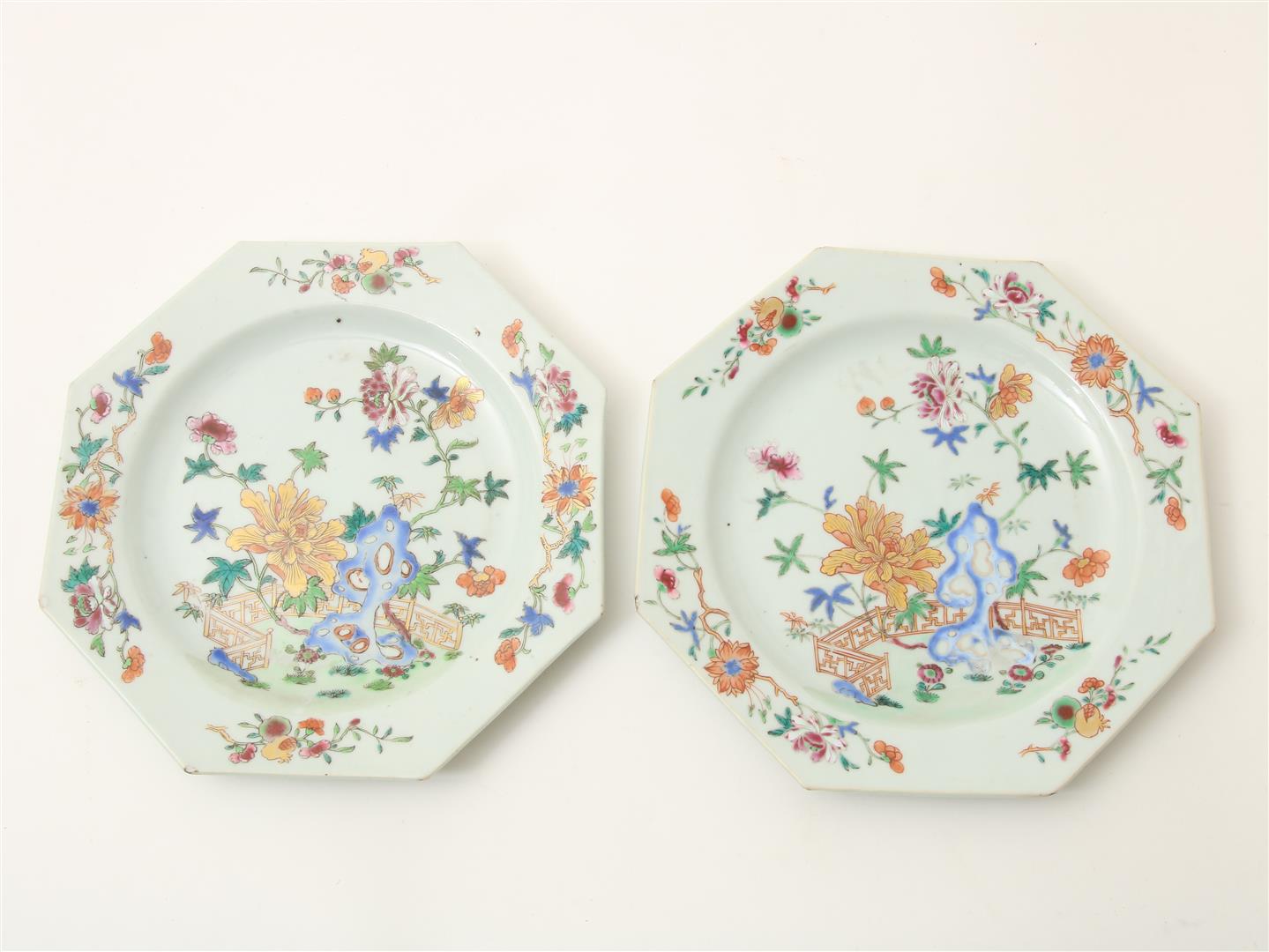 Set of octagonal porcelain plates
