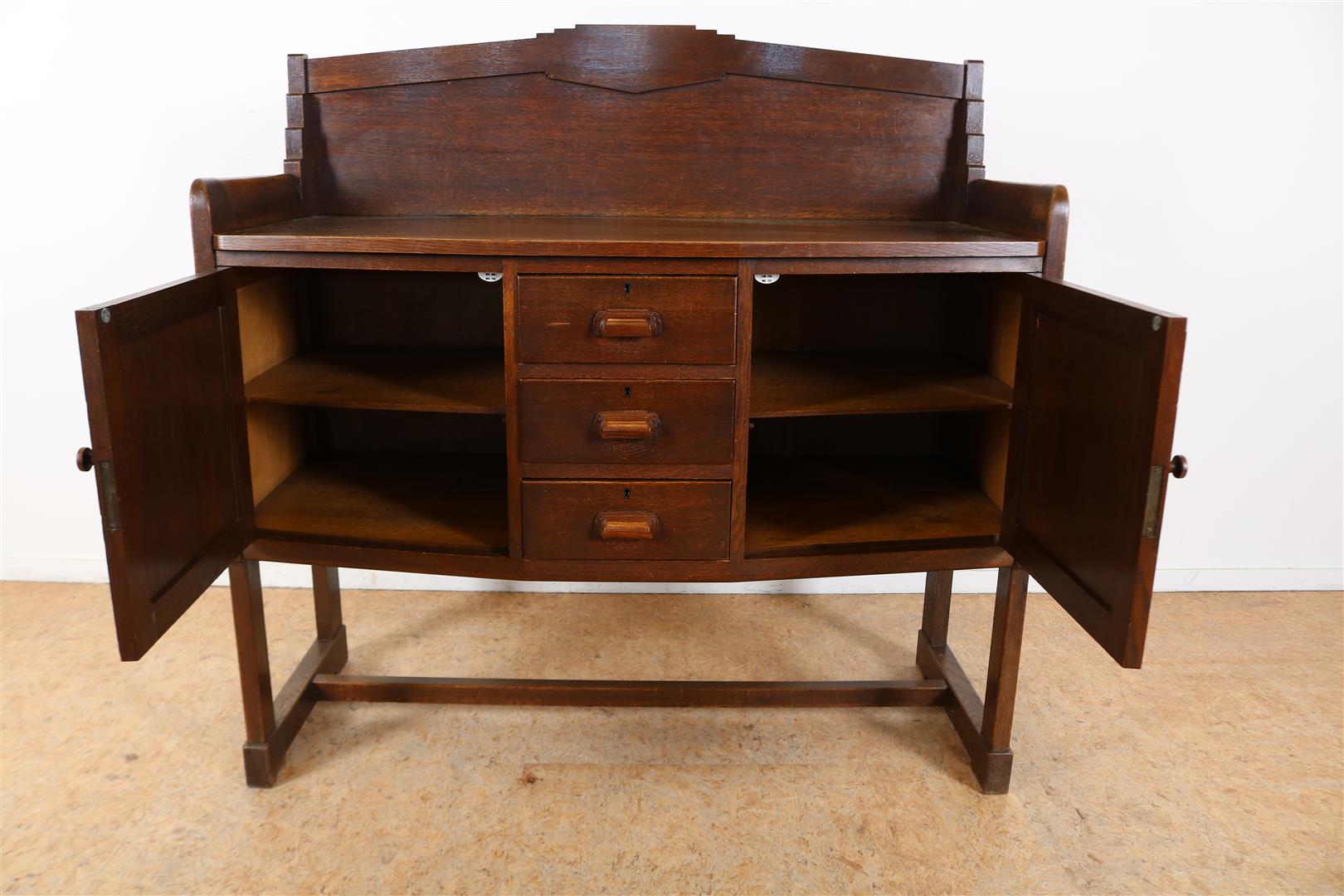 Oak Amsterdam school buffet with upstand, 3 drawers flanked by 2 doors, ca. 1920, 124 x 125 x 58 - Image 3 of 5