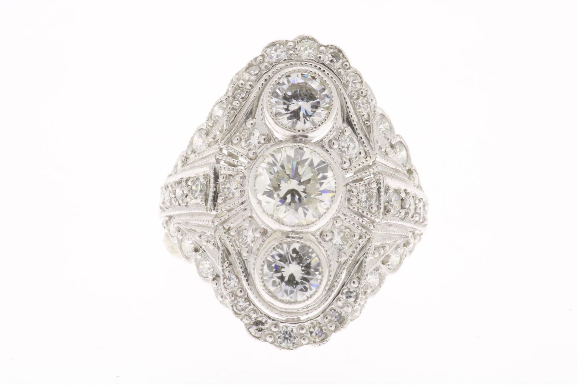 White gold ring set with diamonds, brilliant cut and single cut, approximately 2.9 ct., grade 585/