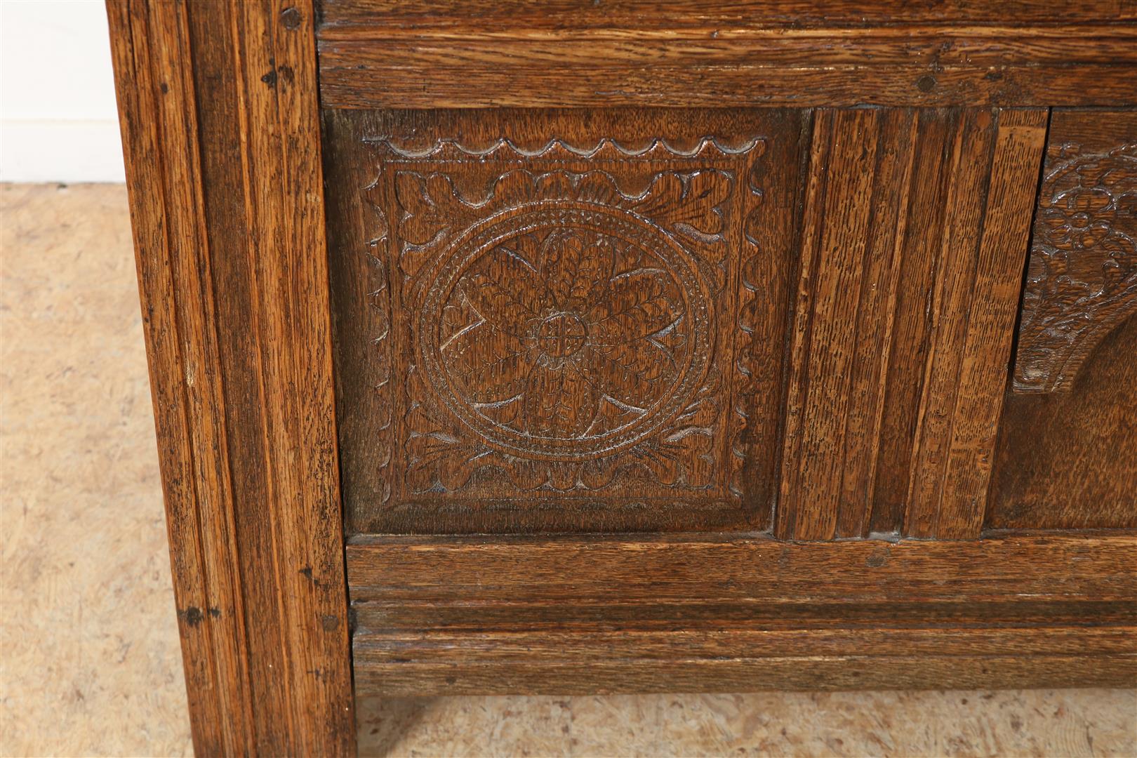 Oak blanket chest with 3 carved front panels with relief decor of a flower basket, iron hinges and - Image 5 of 5
