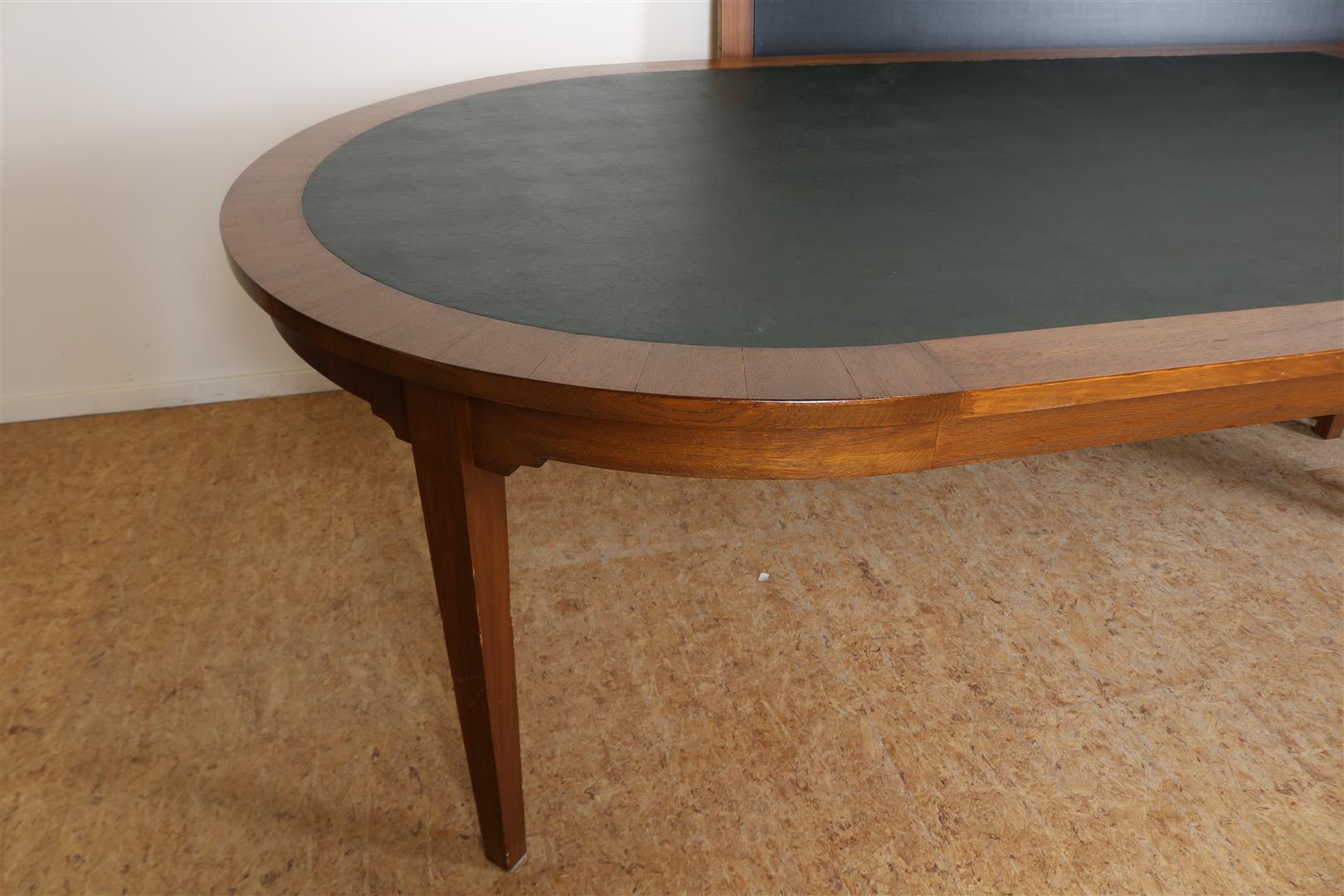 Oak conference table with black leather inlaid top on tapered legs, 78 x 440 x 136 cm. here is a - Image 2 of 5