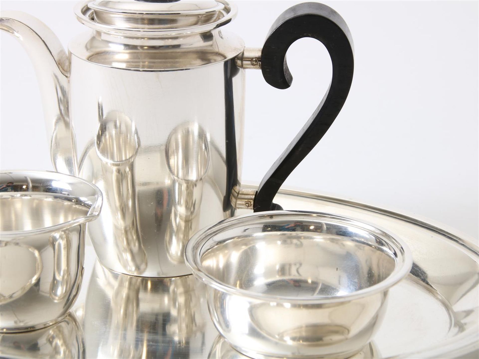 Four-piece silver coffee set: coffee pot, tray, sugar bowl and milk jug, Germany ca. 1930, 835/ - Image 3 of 11