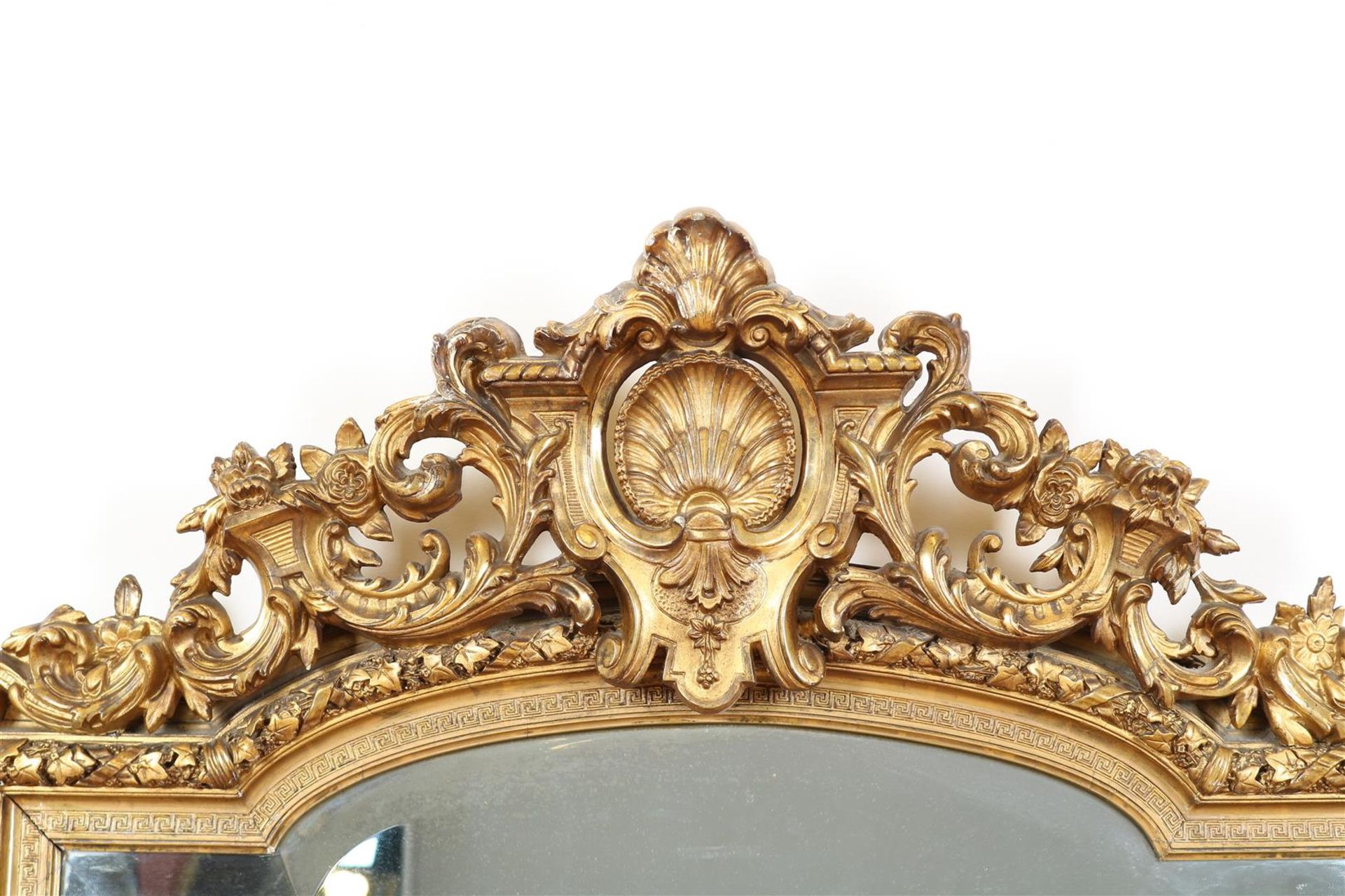 Cut mirror in gold lacquer Louis XV style frame crowned with rocaille motifs, 20th century, 165 x - Image 3 of 4