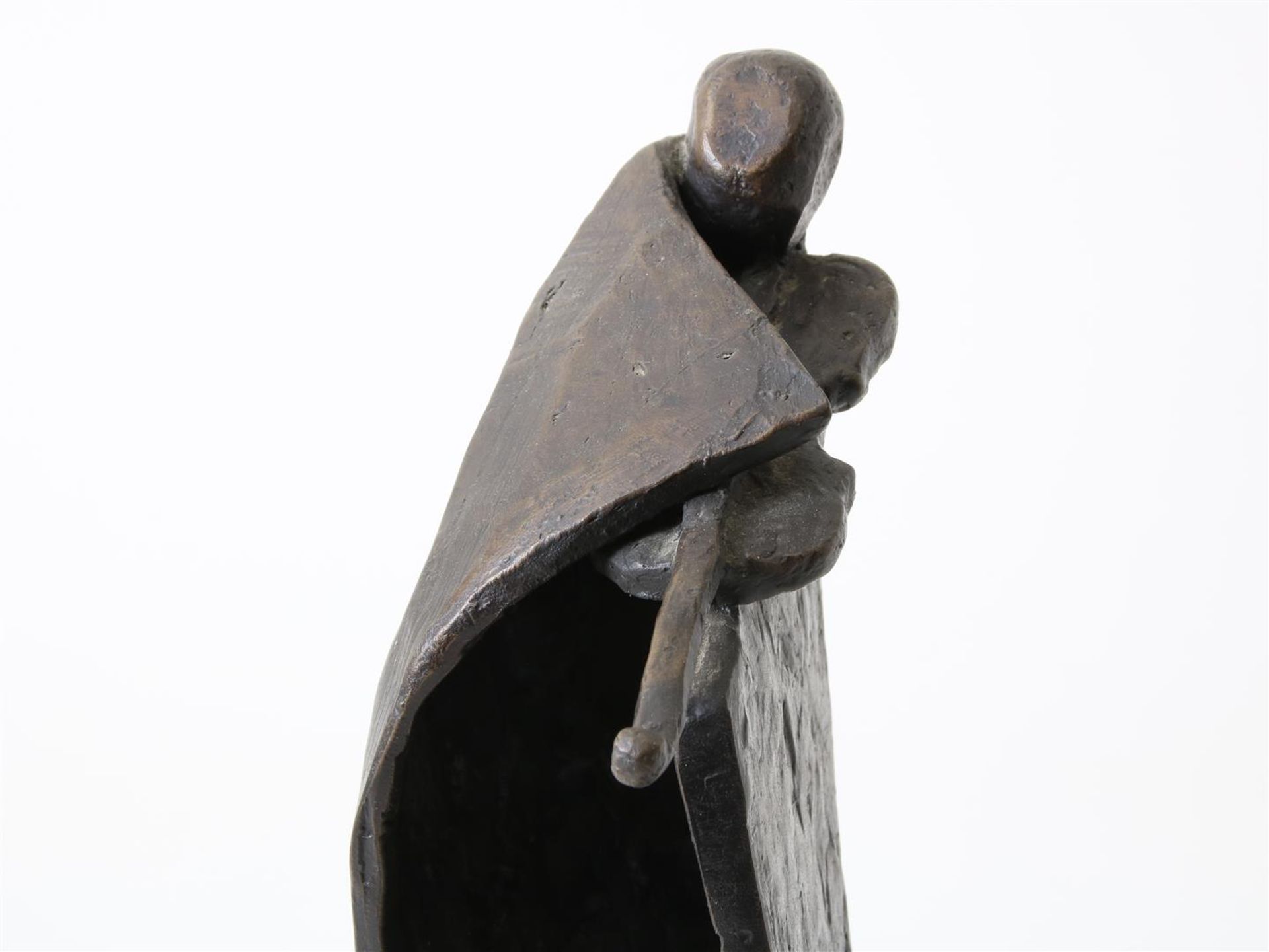 Renée Leusden (1947-) 'Violinist', bronze sculpture on marble base, 45 x 9 x 11 cm. - Image 4 of 6