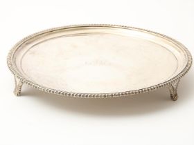 Round silver serving platter, England, London, 1789
